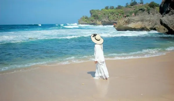 Pantai Ngrawe