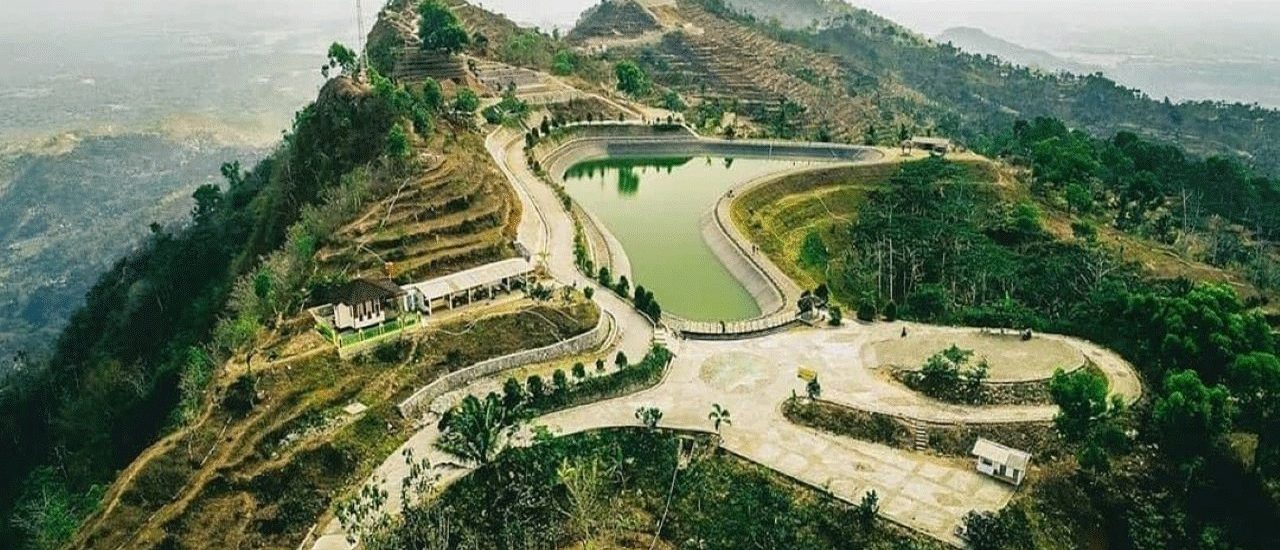 Puncak Tugu Batara Sriten